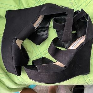 Black strappy wedges